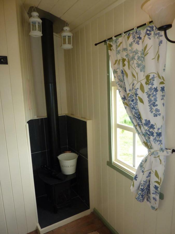 The Buteland Stop Rosie Off Grid Shepherds Hut Bellingham Exterior foto